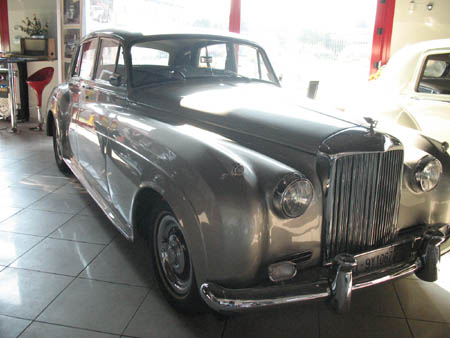 deposito ed esposizione auto d'epoca vicino Milano Como Varese Novara (17)