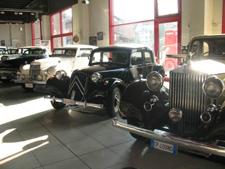 deposito ed esposizione auto d'epoca vicino Milano Como Varese Novara (25)